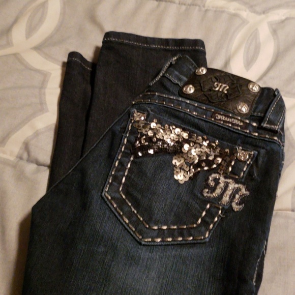 Miss me gently used - Picture 2 of 3